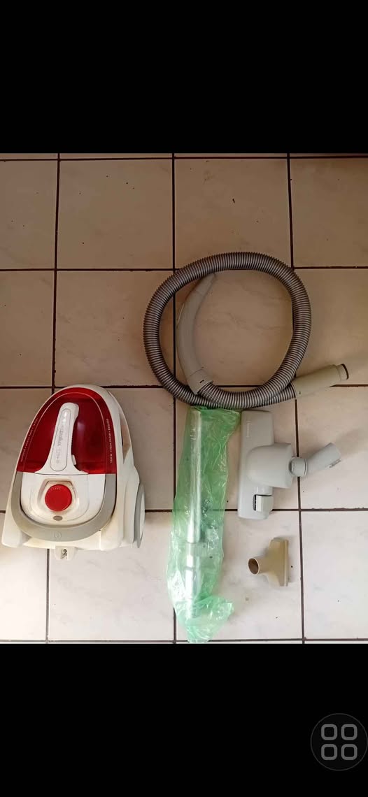 Vacuum cleaner photo 1