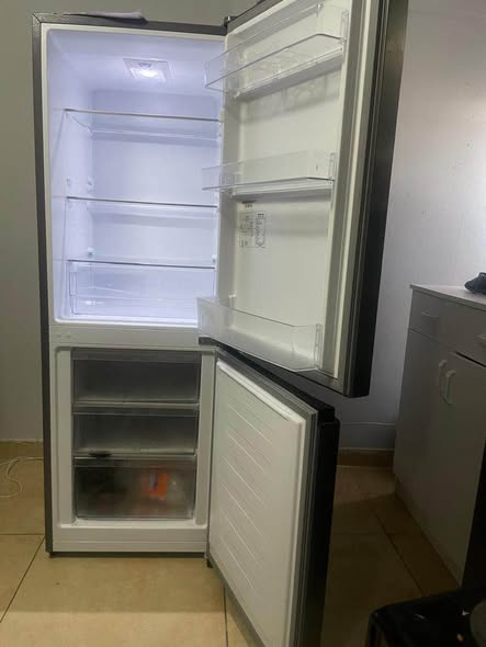 Hisense fridge photo 3