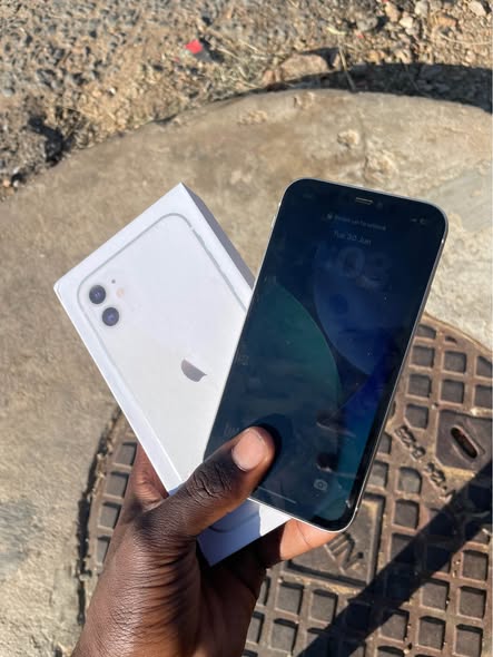 iPhone 11 photo 1