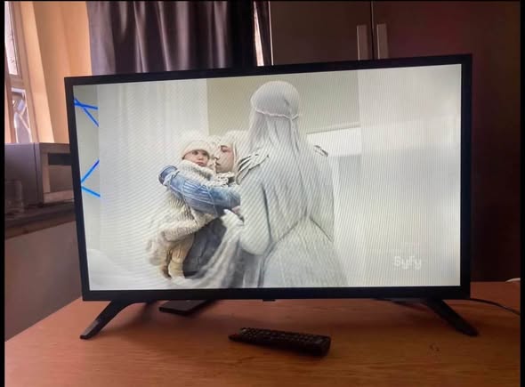 32 inch Tv photo 1