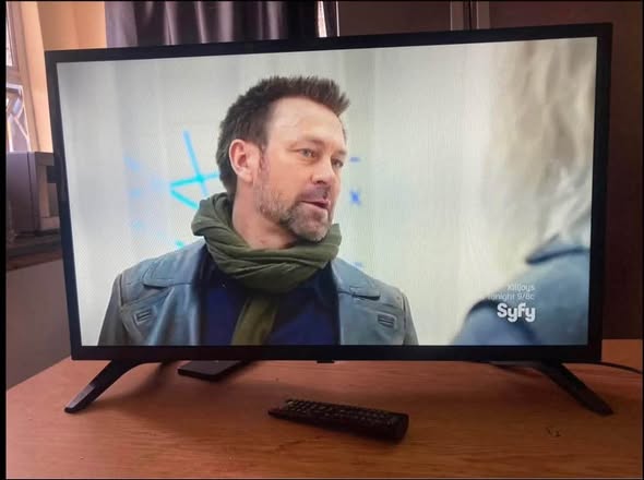 32 inch Tv photo 3