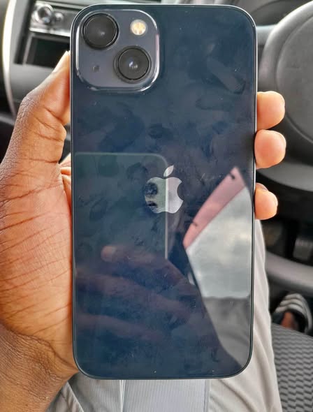 iPhone 13 photo 1