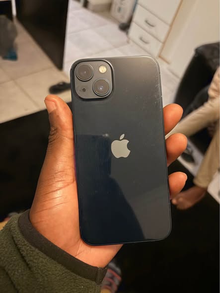 iPhone 13 photo 1