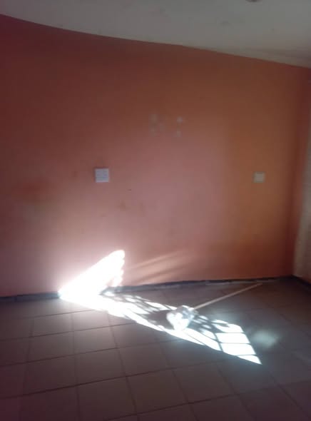 One single room for rent photo 2