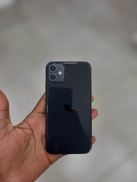 iPhone 11  128gb photo 2