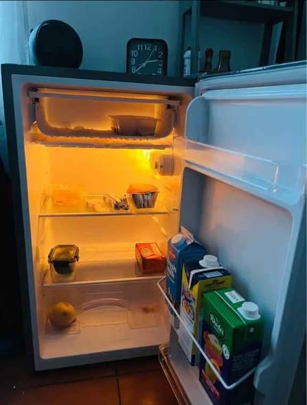 Mini fridge photo 2