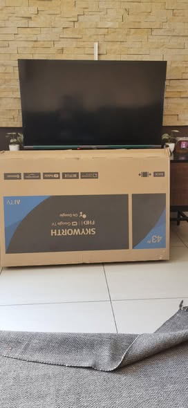 Skyworth smart 43 inch photo 2