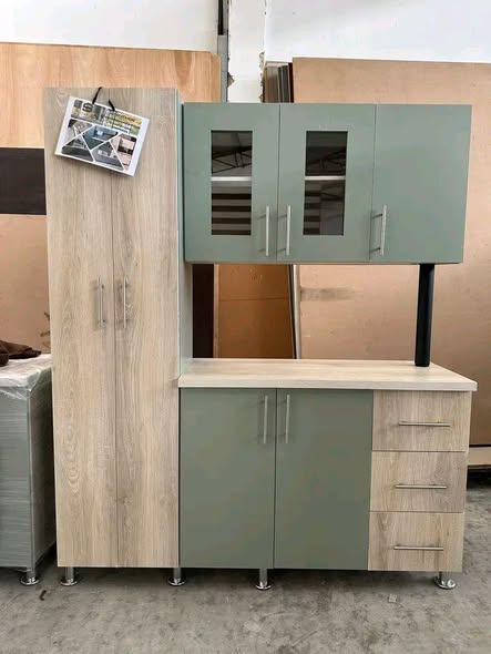 Kitchen units and wardrobes photo 4