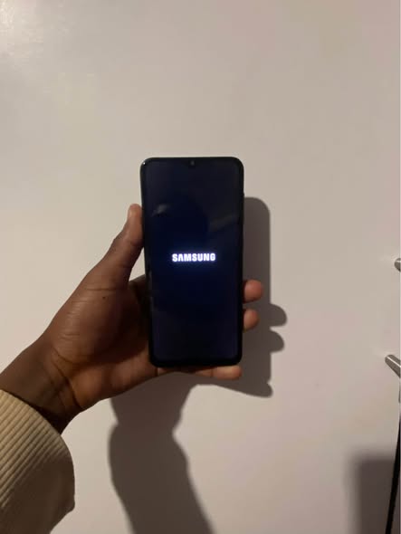 Samsung Galaxy A20 photo 2
