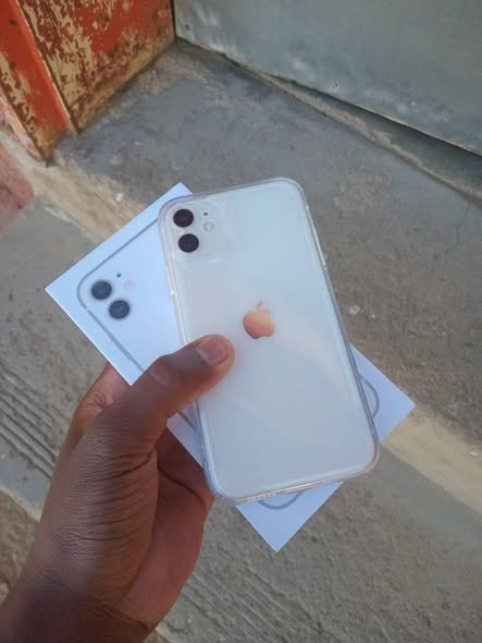 IPHONE 11 photo 2