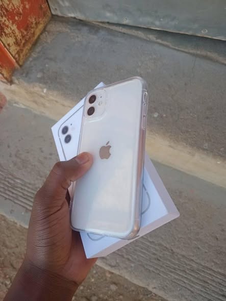 IPHONE 11 photo 3