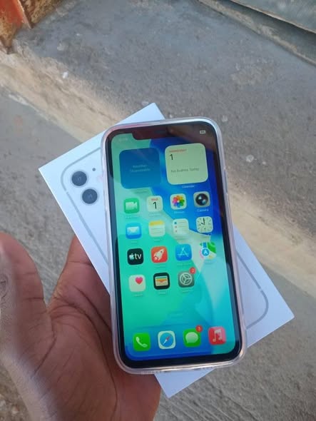 IPHONE 11 photo 1