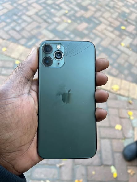 iPhone 11pro 64GB photo 2