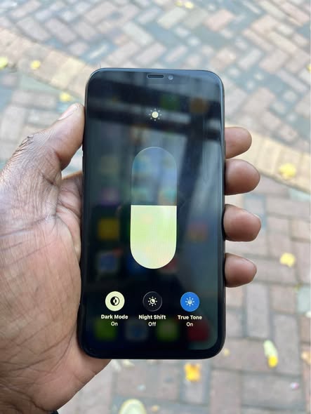 iPhone 11pro 64GB photo 3