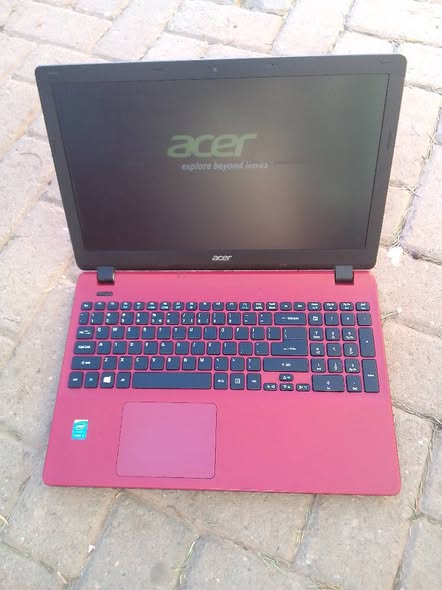 Acer slim Laptop photo 1