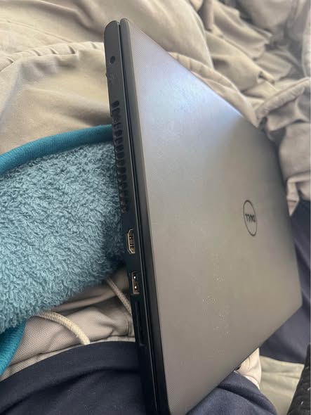 Dell Laptop photo 3