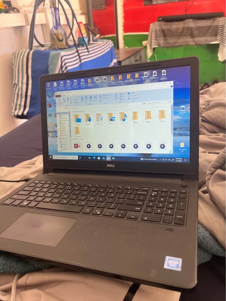 Dell Laptop photo 5