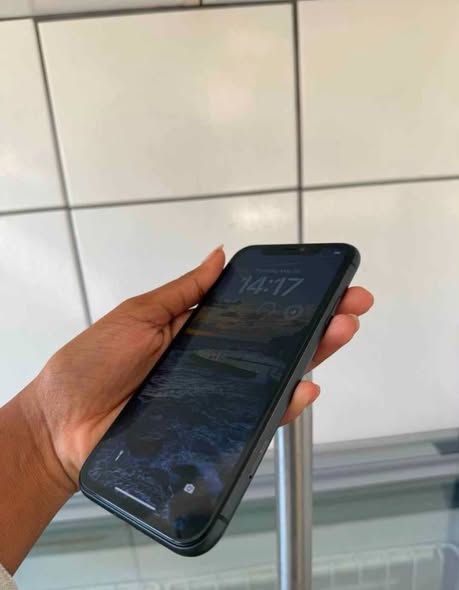 Iphone 11 64gig photo 2