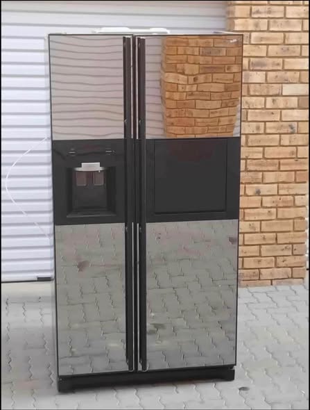 Samsung double door fridge and freezer photo 4