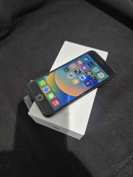IPhone 8 64GB photo 1