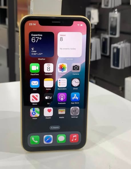 iPhone XR photo 3