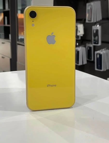 iPhone XR photo 1