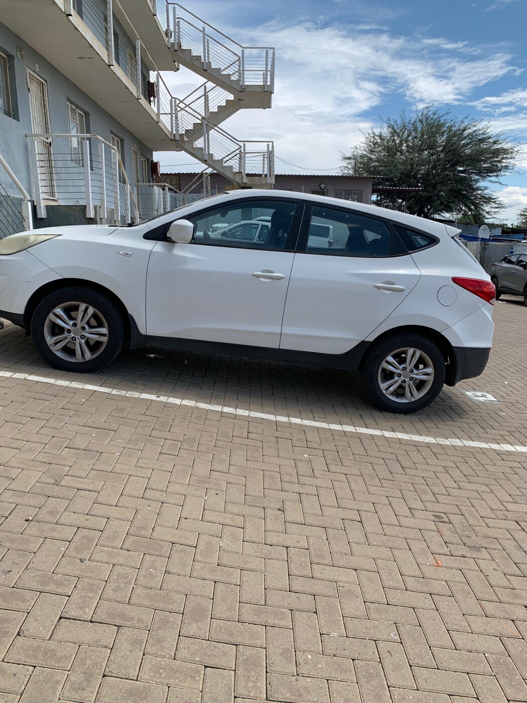 Car for sale photo 3