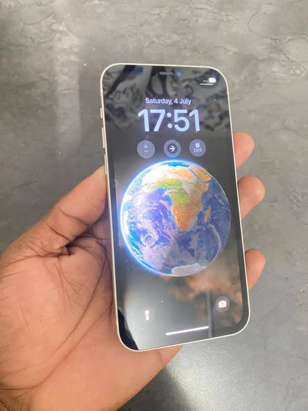 iPhone 12 photo 4