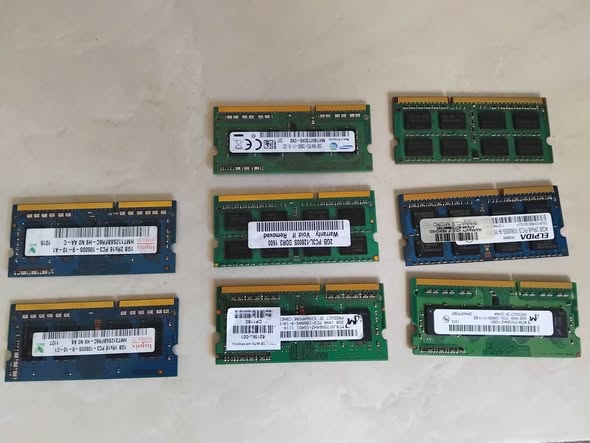 Variouse laptop parts & electronics photo 1