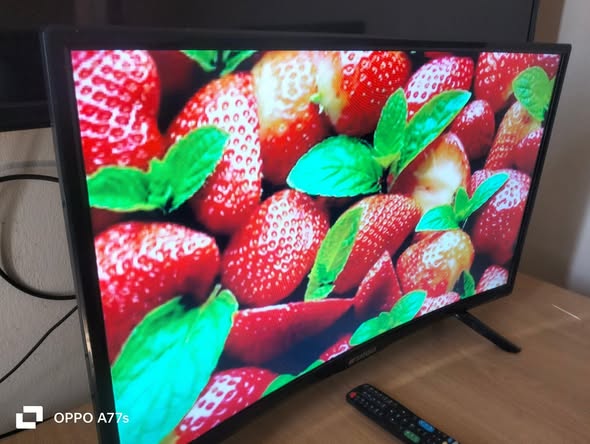 JVC 32 inch smart TV photo 2