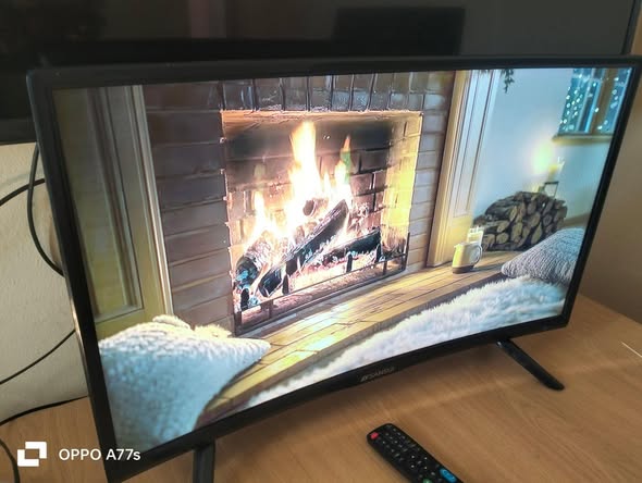 JVC 32 inch smart TV photo 3