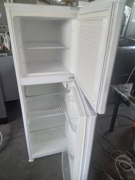 KIC fridge freezer photo 2