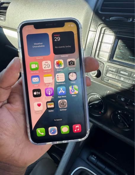 iPhone 11 Pro Max photo 2