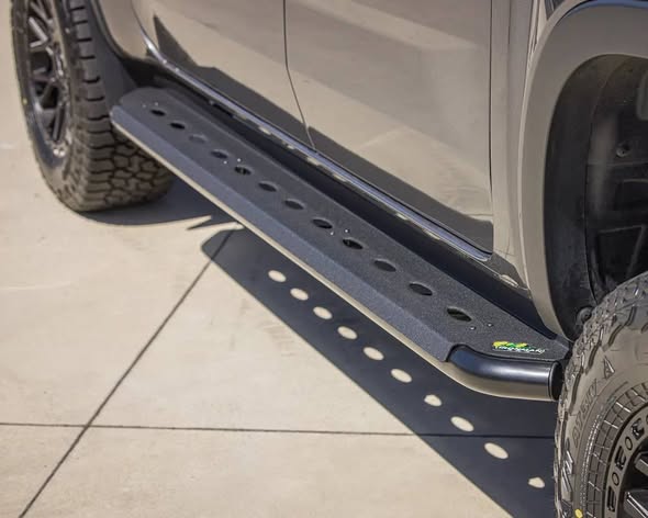 2ndhand Single Cab Running boards (sidesteps) photo 2