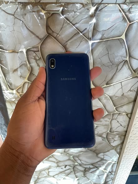 Samsung A10 photo 3