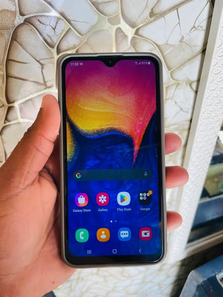 Samsung A10 photo 1