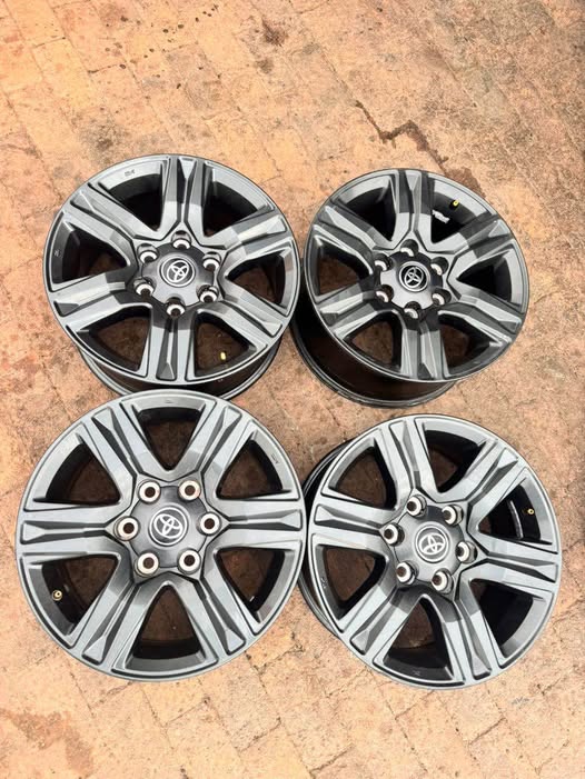 X4 TOYOTA GD6 RIMS photo 1