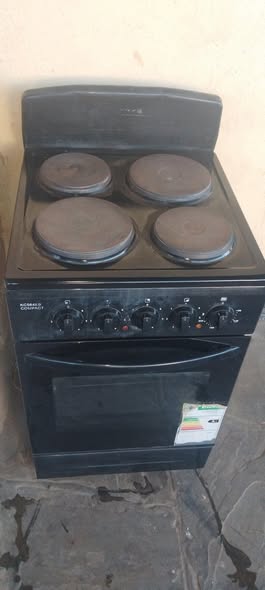 Defy 4 plates stove and oven photo 1