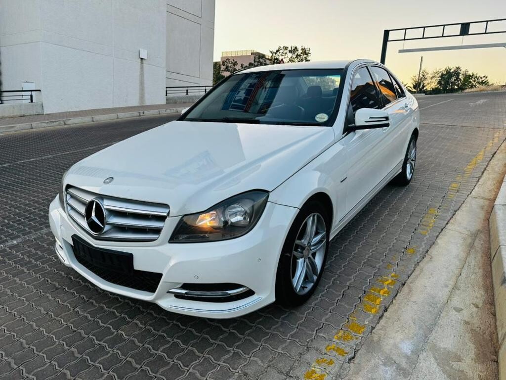Mercedes-Benz C200 (W204 Facelift) 2013 model photo 1