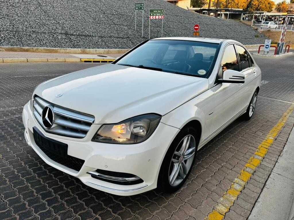 Mercedes-Benz C200 (W204 Facelift) 2013 model photo 3