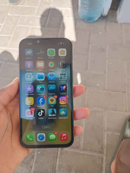 iPhone 14 photo 3