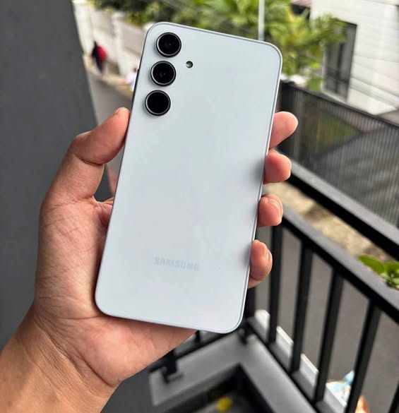 SAMSUNG GALAXY A35 5G photo 4
