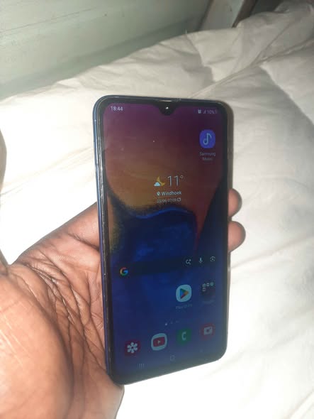 Samsung A10 photo 2