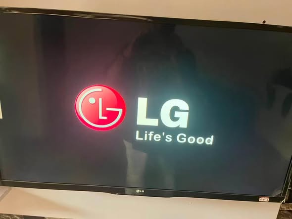 Lg 49 inch Tv photo 4
