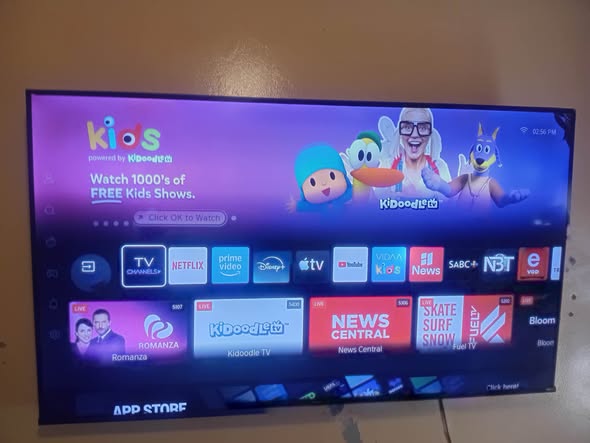 65 inch Hisense Smart Tv photo 1