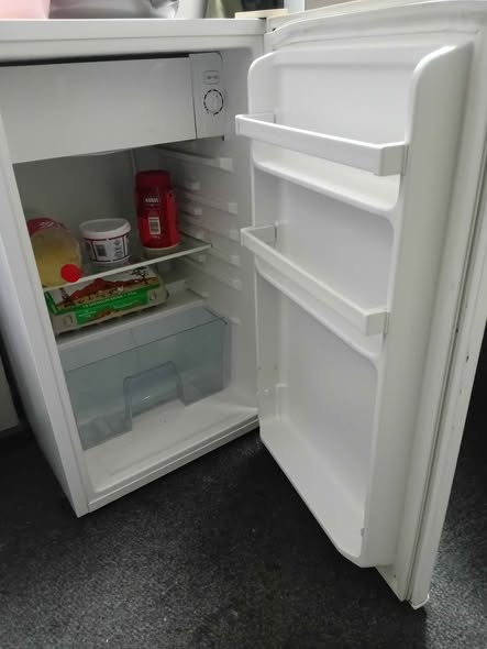 Hisense Bar Fridge photo 3