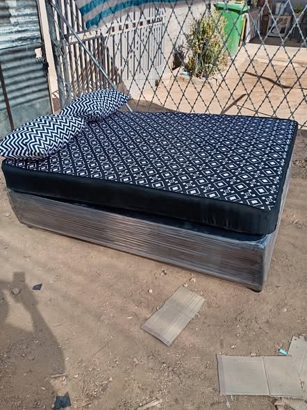 Double queen size and single sizes photo 2