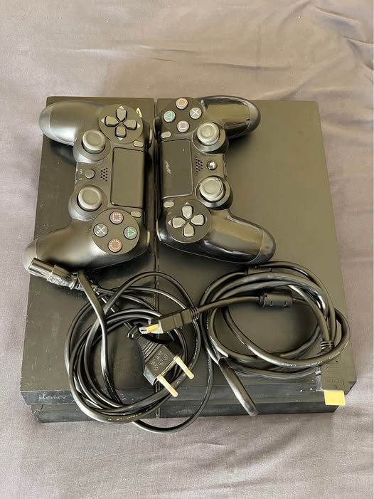 PS4 photo 1