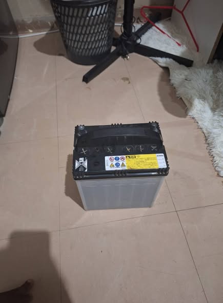 Car battery photo 1