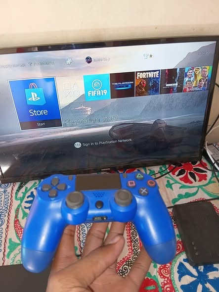PS4 photo 2